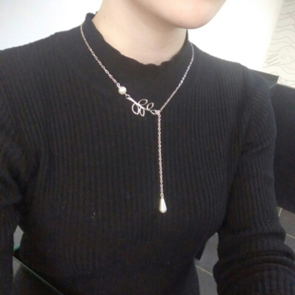 Adjustable Leaf and Double Imitatio Pearl Necklace - Picture 5 of 6